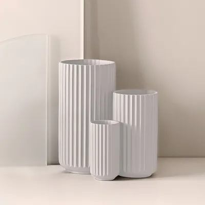 סט 3 מעמדי עציצים מתכת עגולים בטקסטורת פסים דגם KOKO - שמנת