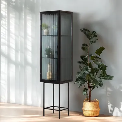 ויטרינה יוקרתית מעוצבת צרה GISELE מתכת שחורה וזכוכית -170 ס''מ
