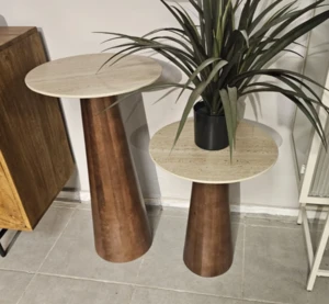 סט שולחנות צד מעוצבים דגם TRAVIS גרניט פורצלן טרוורטין רגל עץ אגוז